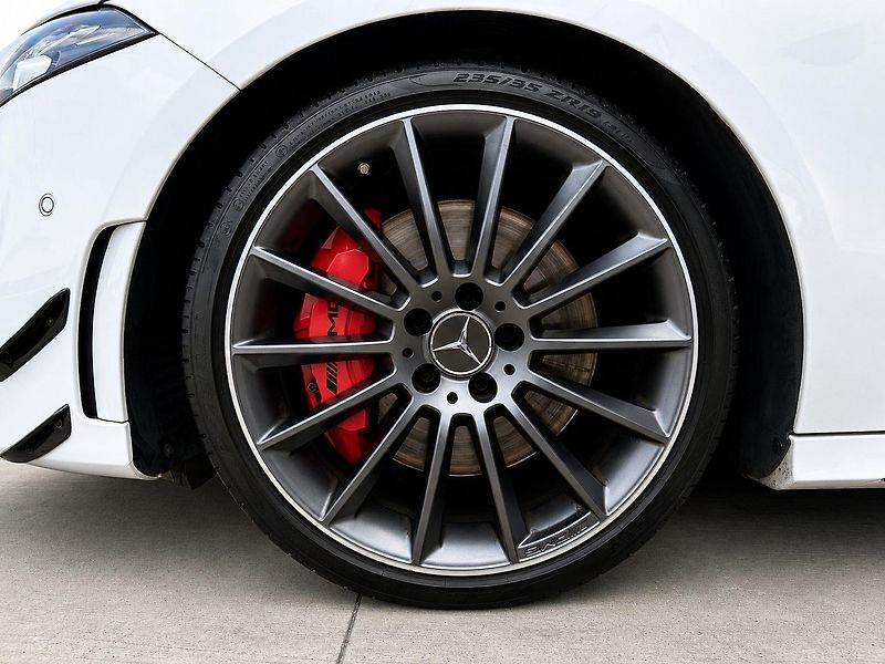 Mercedes-Benz Třídy A 35 AMG 4M EDITION 55 - fotka 29 z 29