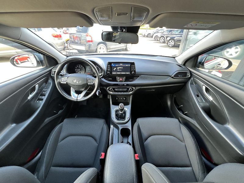 Hyundai i30 Fastback 1.0T-GDi KOUPENO V ČR - fotka 15 z 37