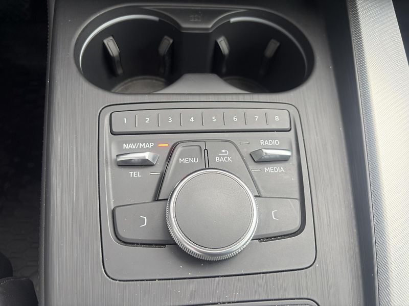 Audi A4 2.0TDi 140kW quttro - fotka 17 z 20