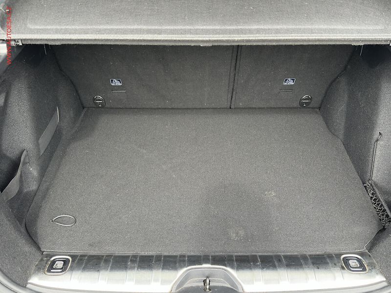 Peugeot 2008 (2019) 1.2PT, Crossway, navi, panor - fotka 7 z 19