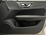 Volvo V60 D3 MOMENTUM PRO AUT - náhled 41