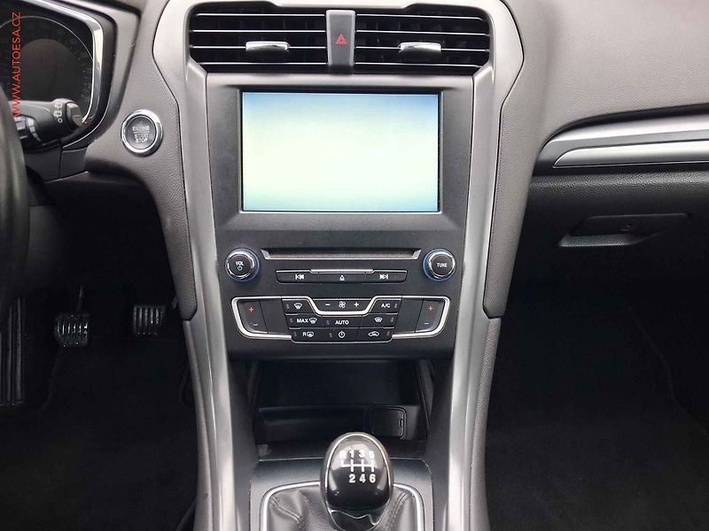 Ford Mondeo (2016) 2.0 TDCi, Titanium, TZ - fotka 12 z 17
