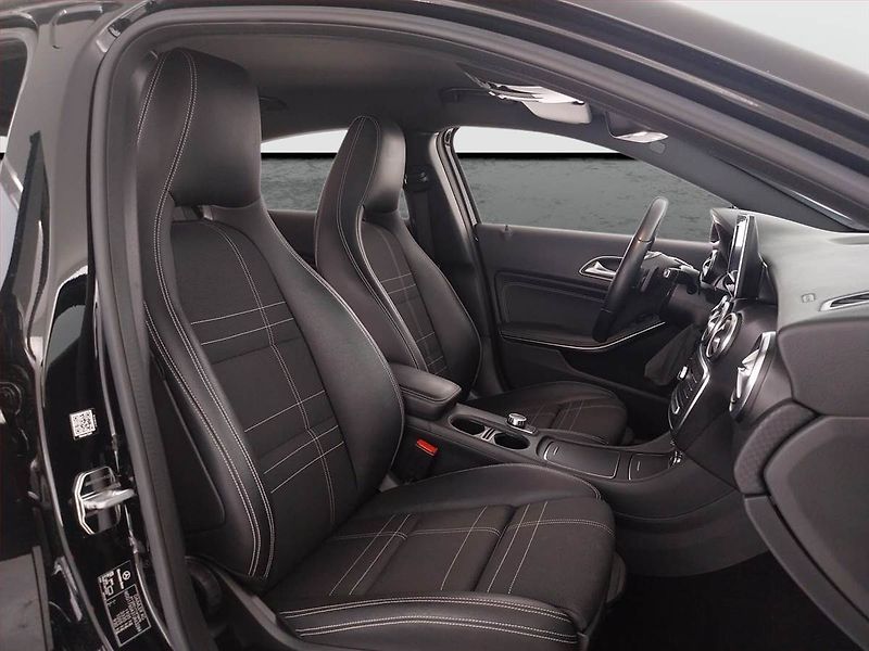 Mercedes-Benz Třídy A (2016) A 200, Automat, Serv.kniha - fotka 9 z 22