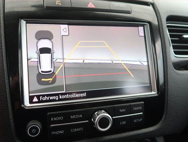 Volkswagen Touareg (2011) 3.0 TDI, 4X4, Automat - fotka 18 z 18