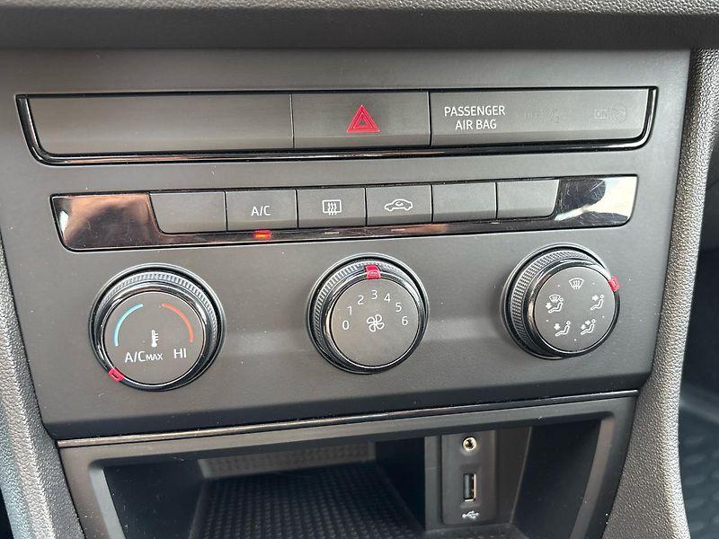 Seat Leon Reference - fotka 20 z 24