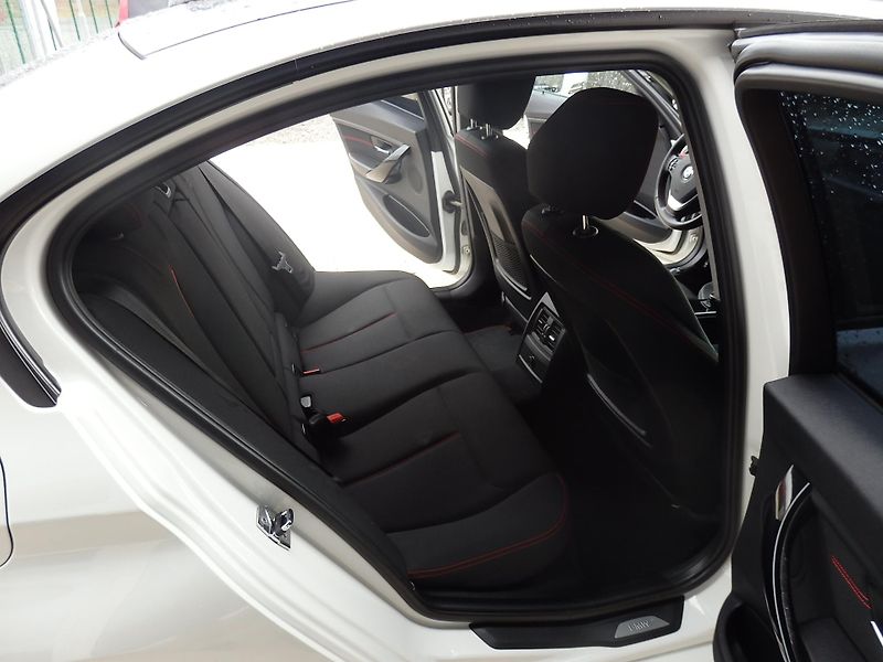 BMW Řada 3 320D 135 kW XENONY, NAVI, DVD - fotka 10 z 19
