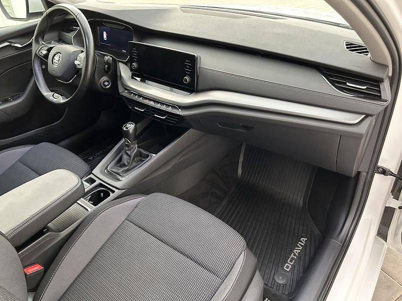 Škoda Octavia 1.5 TSI  Ambition   Plus - fotka 26 z 27