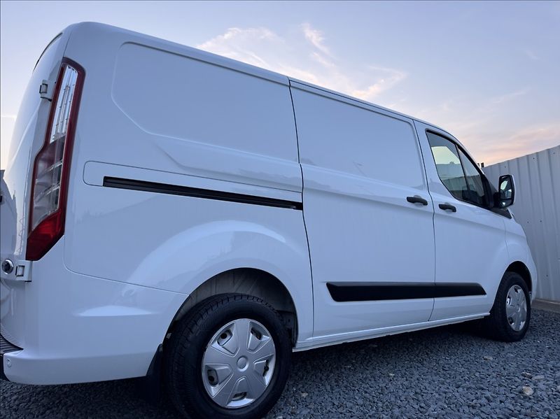 Ford Transit Custom 2,0 TDCi L1H1 DPH 1.maj ČR - fotka 25 z 50