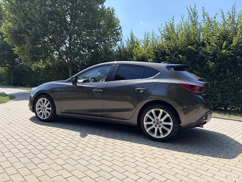 Mazda 3 2.0 Sports-Line - fotka 6 z 31