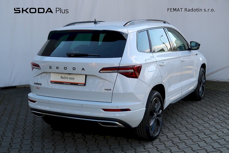 Škoda Karoq (2025) SportLine 2,0 TDi/110 kW 4X4DS - fotka 26 z 32