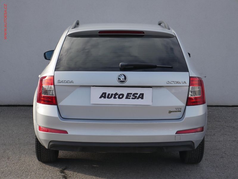 Škoda Octavia (2013) 1.6 TDi, ČR, AC, výhřev sed - fotka 5 z 18