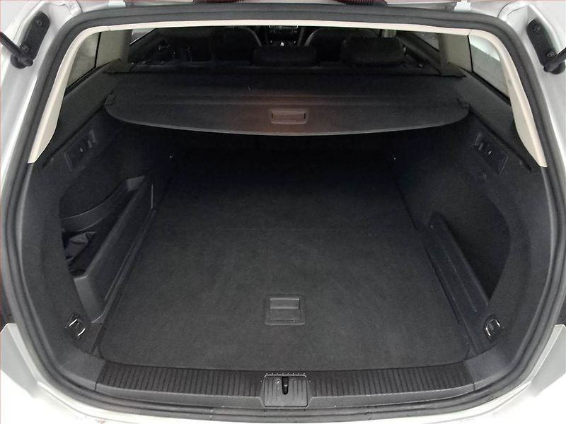 Volkswagen Passat (2017) Highline 2.0 BiTDI, 4X4 - fotka 14 z 19