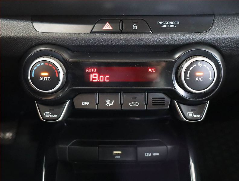 Kia Stonic (2023) 1.2 DPI, ČR,1.maj, Kůže, Navi - fotka 19 z 23