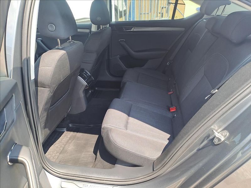 Škoda Superb 2,0 TDI DSG 4x4 1.MAJITEL - fotka 6 z 21