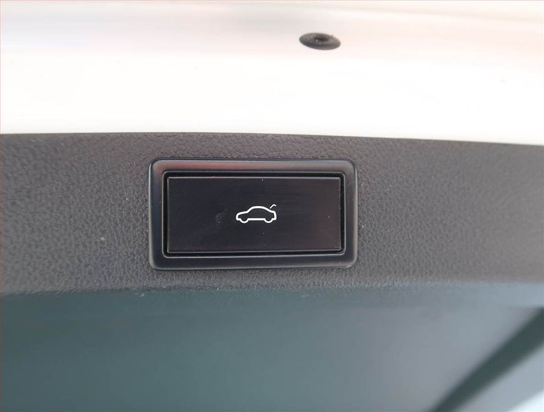 Škoda Octavia (2018) Style 1.5 TSI, Automat, Navi - fotka 16 z 21
