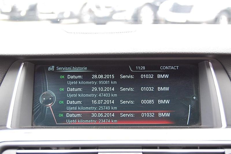 BMW Řada 5 (2014) 535d xDrive, 230 kW - fotka 25 z 48