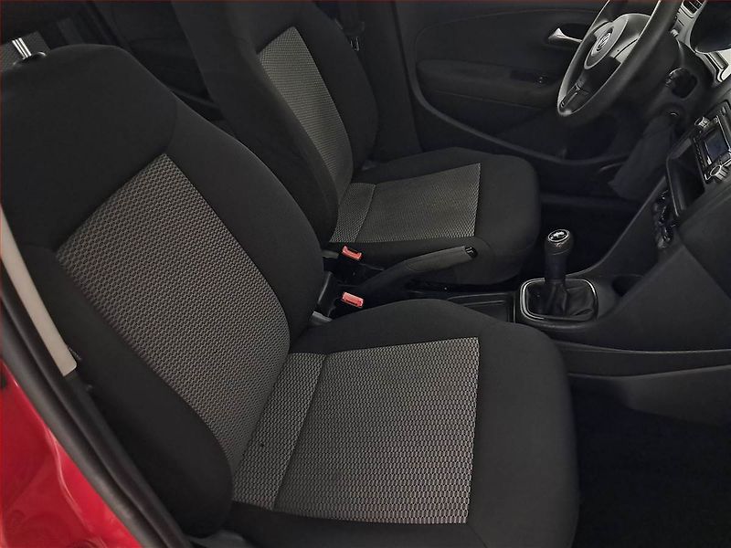 Volkswagen Polo (2010) 1.2 12V, nová STK, jezdí dobře - fotka 9 z 17