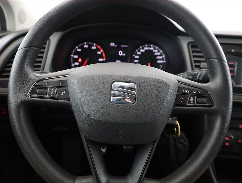 Seat Leon (2015) 1.2 TSI, Tempomat - fotka 8 z 15