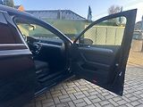 Volkswagen Passat 2.0 TDi 110kW Bussiness AT - náhled 26