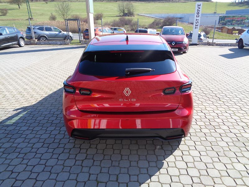 Renault Clio (2026) techno TCe 115 NOVINKA - fotka 5 z 21
