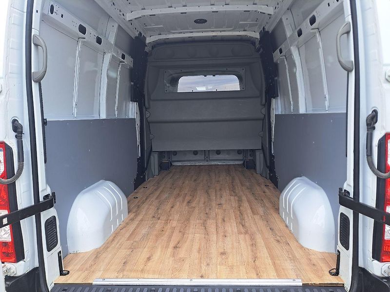 Renault Master (2017) 2.3 DCI L3H2, 7 míst, ZÁRUKA - fotka 32 z 33