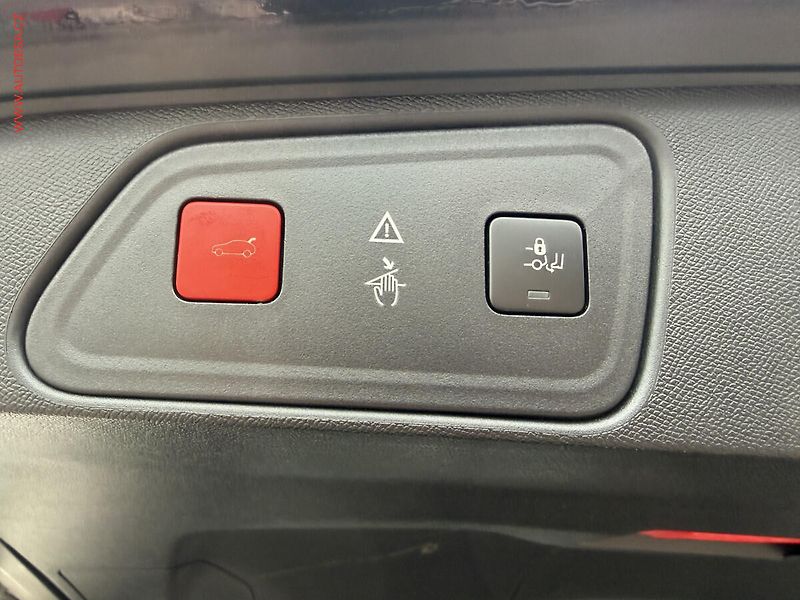 Peugeot 3008 (2018) 2.0 HDi, GT, AT, LED, panor - fotka 23 z 23