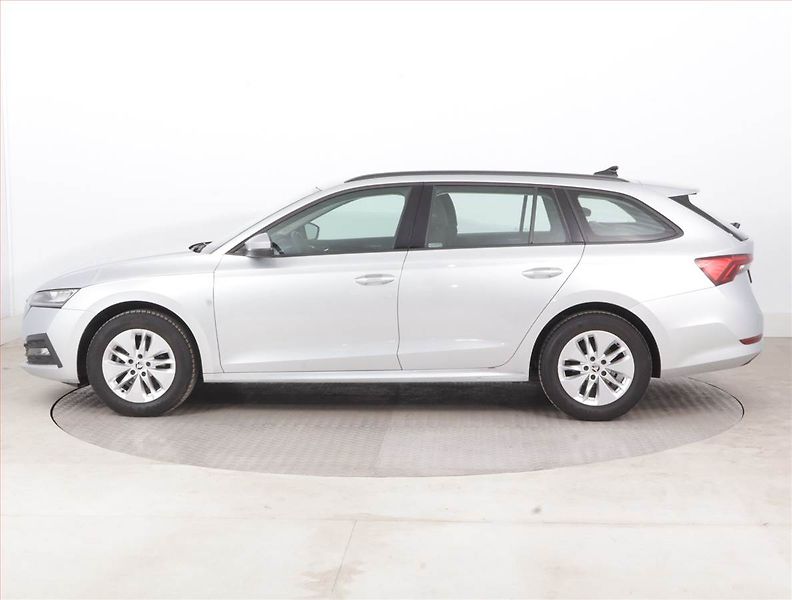 Škoda Octavia (2023) Ambition 2.0 TDI, ČR,1.maj - fotka 3 z 15