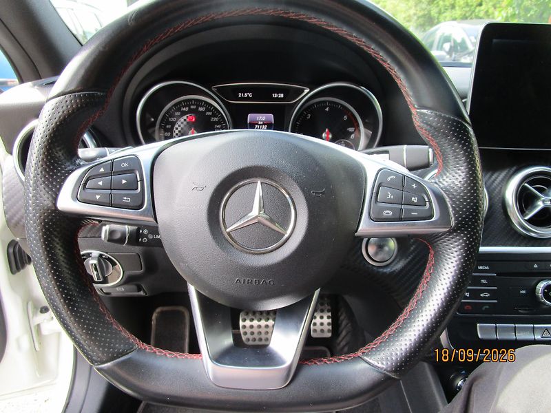 Mercedes-Benz Třídy A (2017) 200 CDi AMB, panorama, navi - fotka 16 z 32