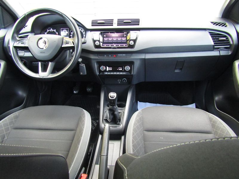 Škoda Fabia (2020) 1.0 TSI 81kW 6kv. TOP QUALITY - fotka 15 z 40