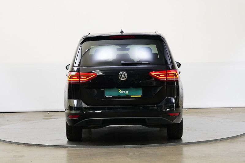 Volkswagen Touran - fotka 6 z 25
