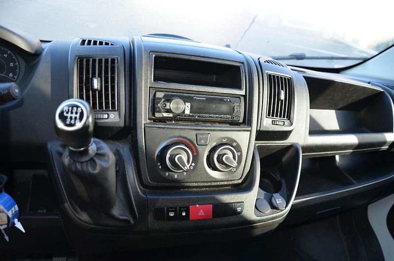 Citroën Jumper (2021) 35 2.2BHDi 165 L3H2 4d - fotka 8 z 9