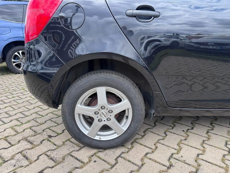 Škoda Fabia (2010) 1,4i 16V 63 KW 2.MAJ KILOMETRY - fotka 17 z 50