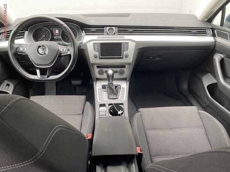 Volkswagen Passat (2015) 2.0TDi, DSG, LED, navi - fotka 8 z 20
