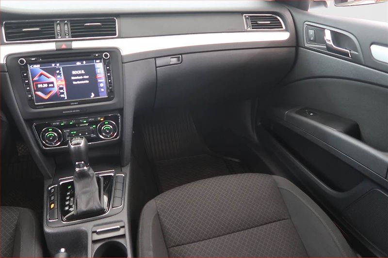 Škoda Superb (2014) 2.0 TDI, Automat, Bi-Xenony - fotka 8 z 18