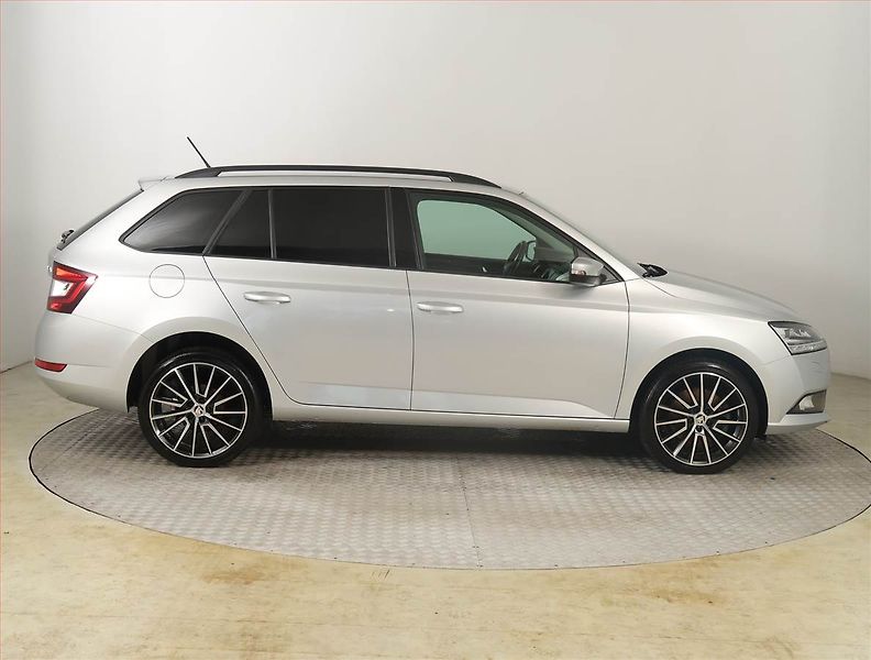 Škoda Fabia (2019) Style Plus 1.0 TSI, ČR,1.maj - fotka 6 z 20