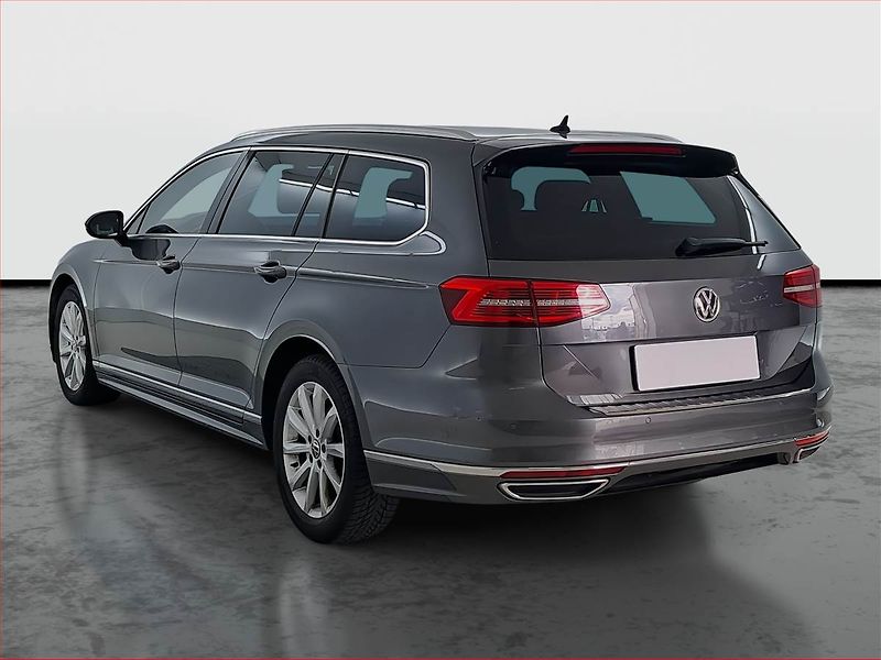 Volkswagen Passat (2017) R-Line 2.0 TDI, Automat, Kůže - fotka 4 z 19