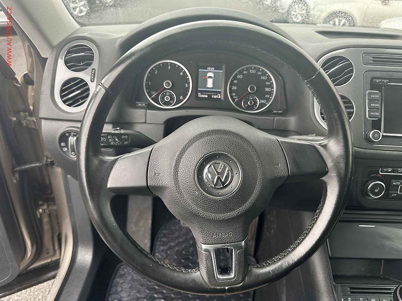 Volkswagen Tiguan (2013) 2.0 TDi, Sport&Style, panor - fotka 11 z 18