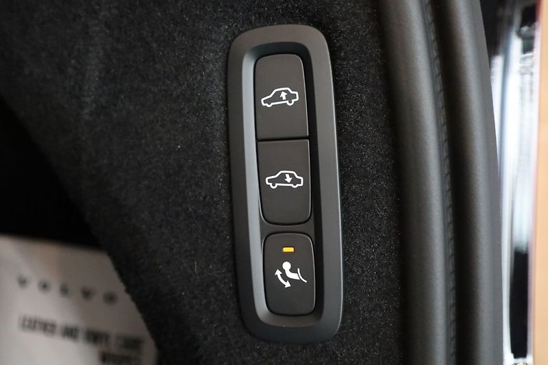 Volvo XC90 T8 Ultra Dark, Bowers, Tažné - fotka 8 z 41