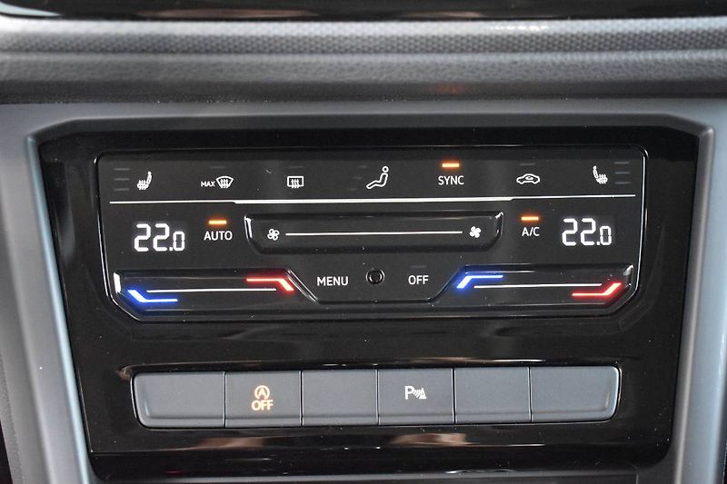 Volkswagen Touran (2022) 2.0TDI 110kW DSG,LED,Active - fotka 18 z 22