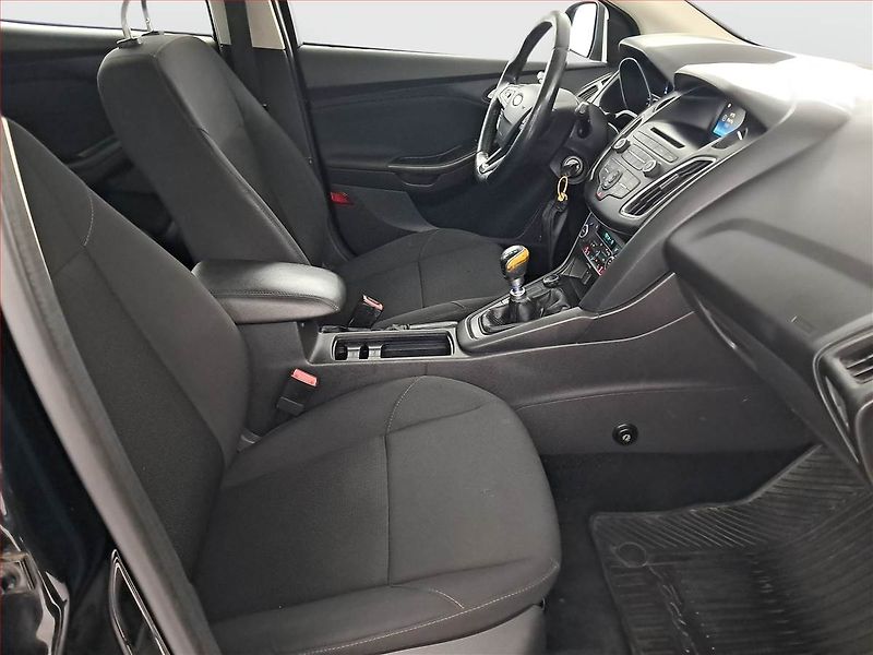 Ford Focus (2016) 1.5 TDCi, Tempomat - fotka 9 z 19
