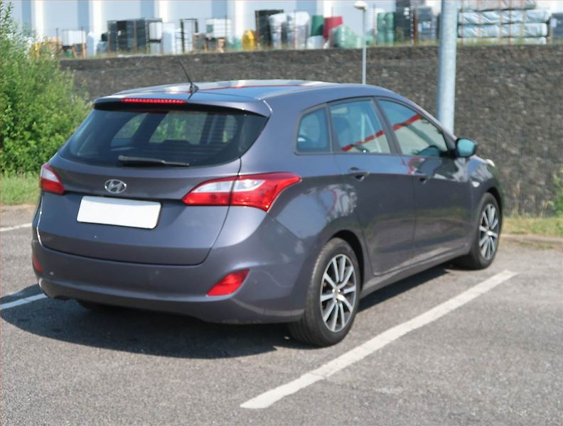 Hyundai i30 (2016) 1.6 MPI, Navi, Tempomat - fotka 5 z 16