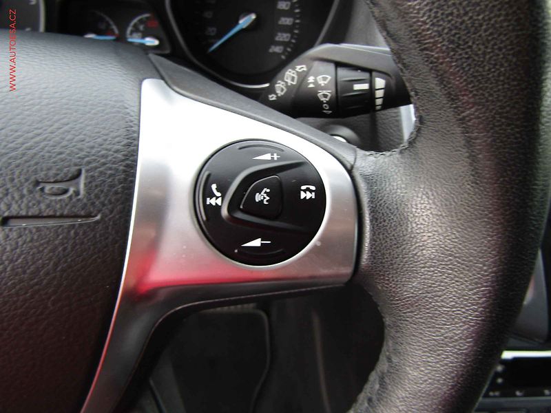 Ford Focus (2014) 1.6, ČR, STK4/28 - fotka 13 z 20