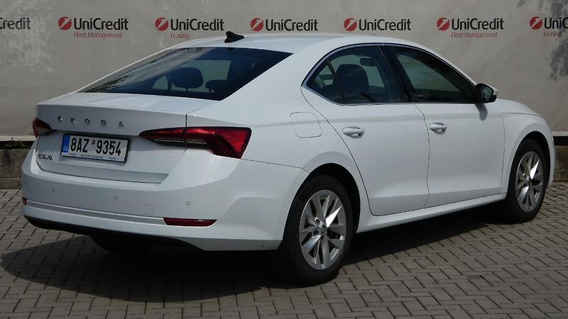 Škoda Octavia 2,0 TDI Style 110 kW - fotka 3 z 22