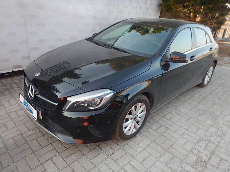Mercedes-Benz Třídy A REZERVACE - fotka 2 z 28