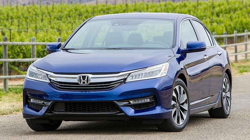 Neojblíbenějším autem roku je stejně jako před rokem Toyota Corolla. Připsala si 1 181 000 čárek.