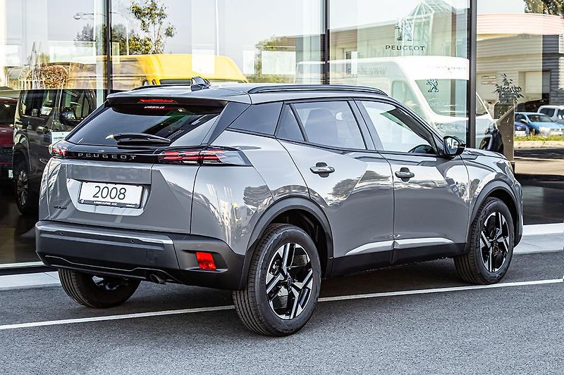 Peugeot 2008 (2026) 1,2 ALLURE Hybrid 110 e-DCS6 - fotka 5 z 16