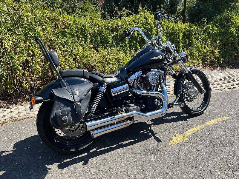 Harley-Davidson FXDWGI Dyna Wide Glide (2012) - fotka 3 z 16