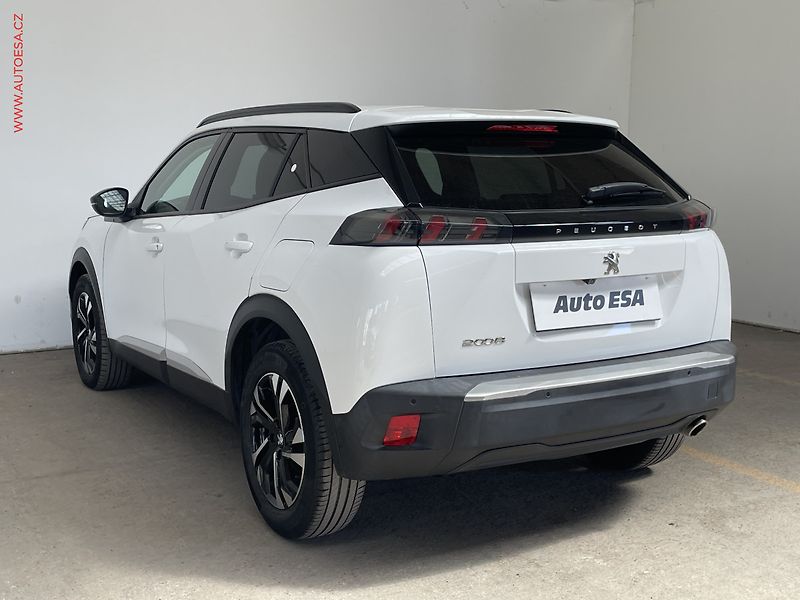 Peugeot 2008 (2022) 1.5 HDi, Allure, AT, LED - fotka 6 z 17