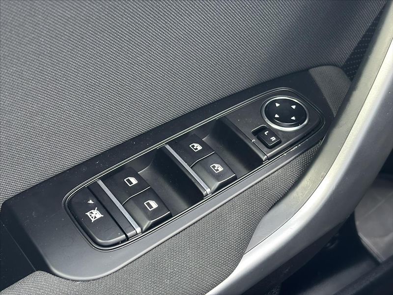 Kia Ceed 1,0 TGDi SPIN ZÁRUKA CARPLAY - fotka 28 z 36