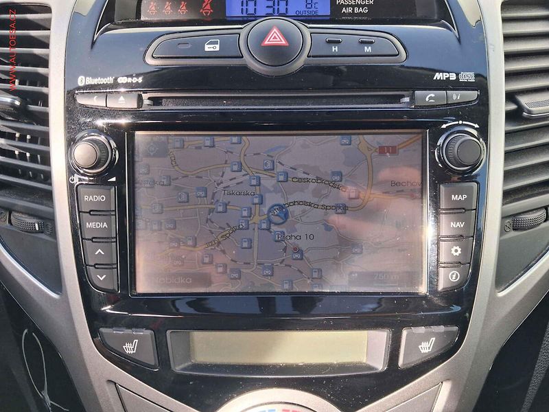 Hyundai ix20 (2018) 1.6i, Trend, navi, +kola - fotka 15 z 17